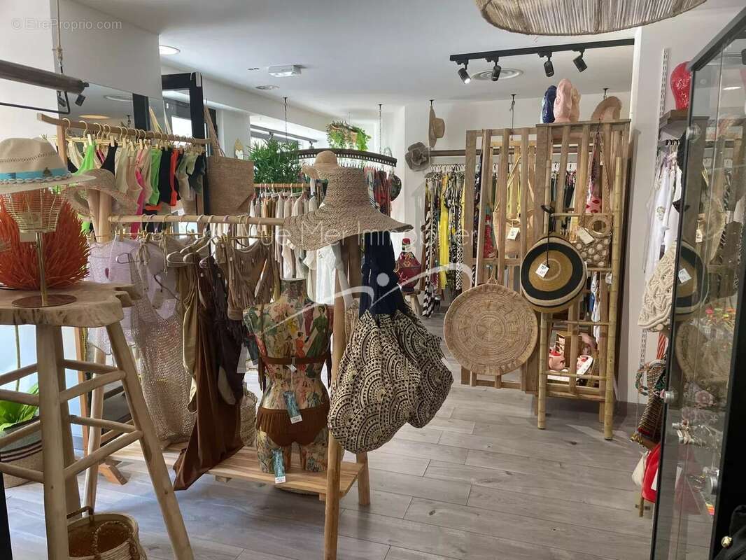 Commerce à LE LAVANDOU