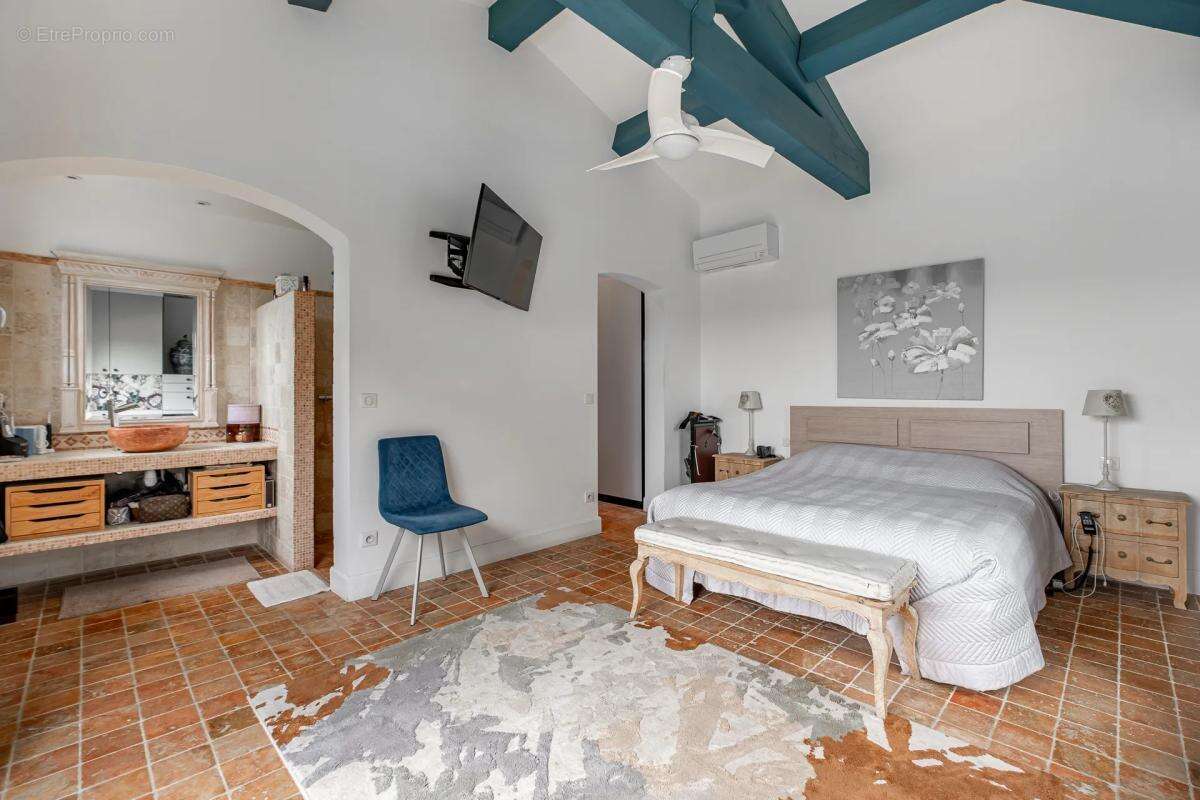 Maison à PLAN-DE-LA-TOUR