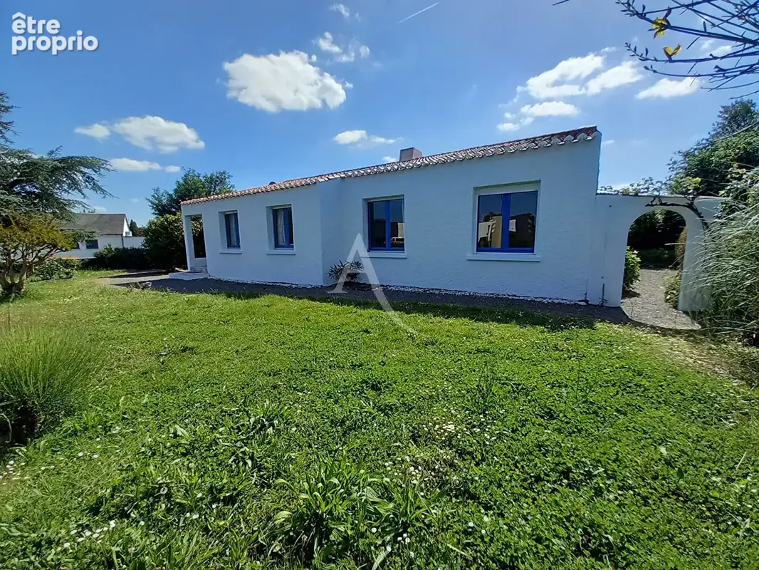 Maison à LANDEVIEILLE