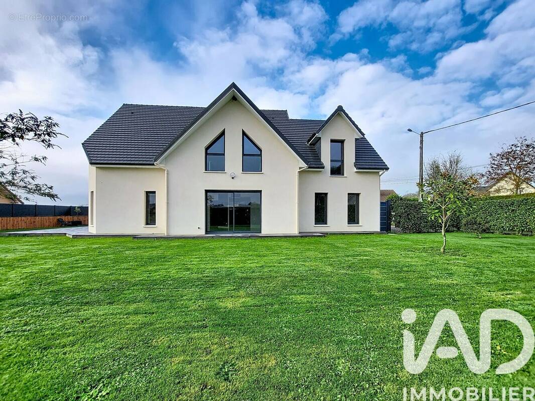 Photo 1 - Maison à SAINT-PIERRE-DE-VARENGEVILLE