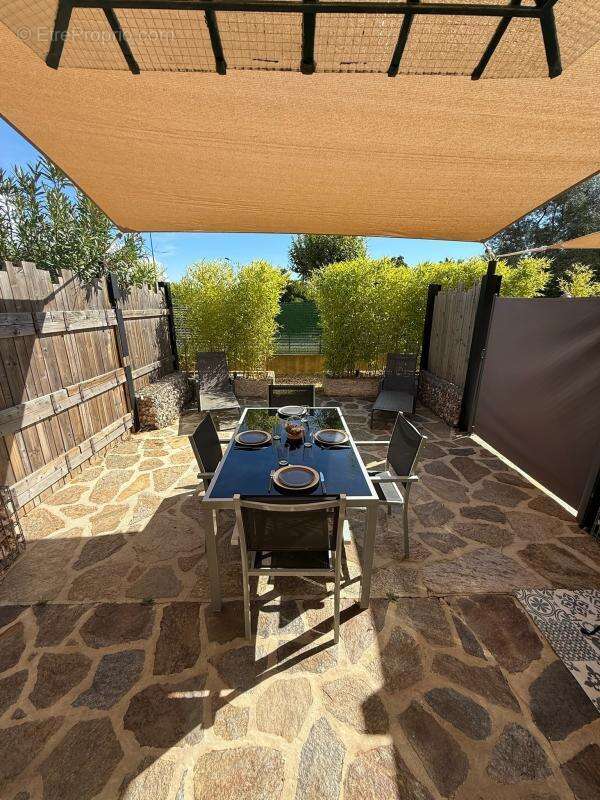 Appartement à BORMES-LES-MIMOSAS