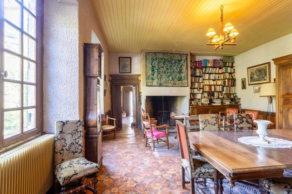 Maison à MARCILLAC-VALLON