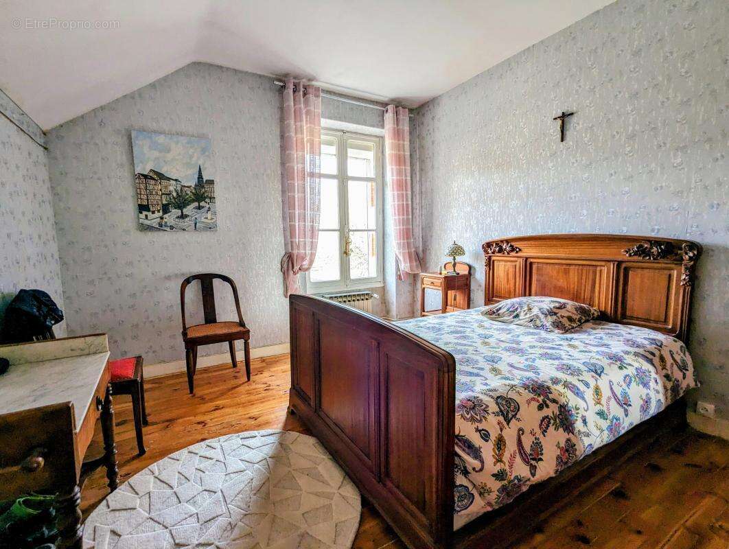 Maison à SARLIAC-SUR-L'ISLE