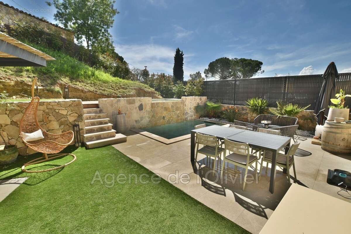 Maison à VALBONNE