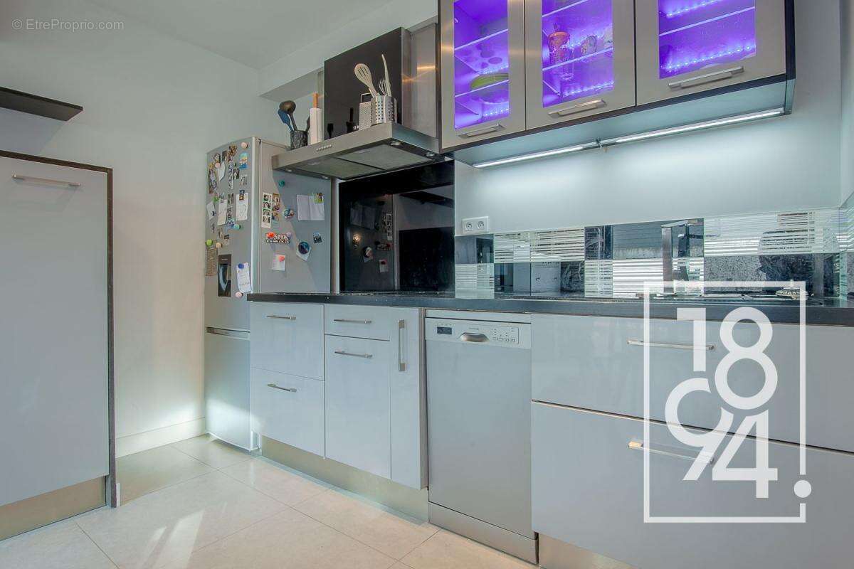 Appartement à LE PUY-SAINTE-REPARADE