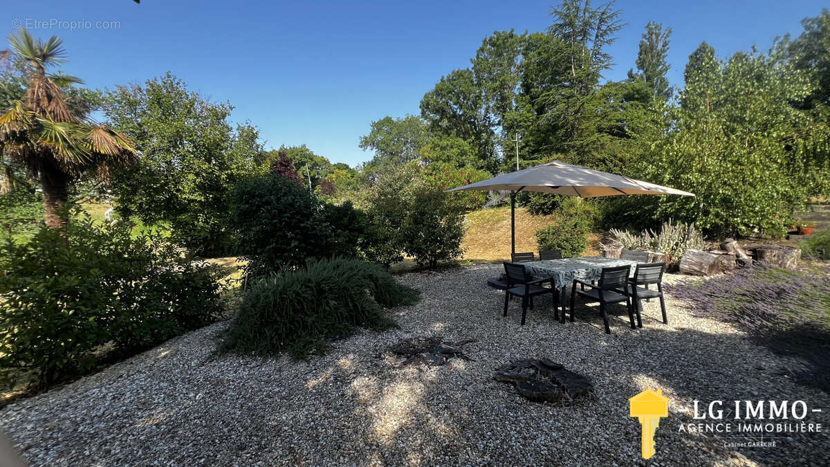 Charentaise de charme rénovée, 5 chambres, gîte,  jardin proche Mirambeau - photo 22