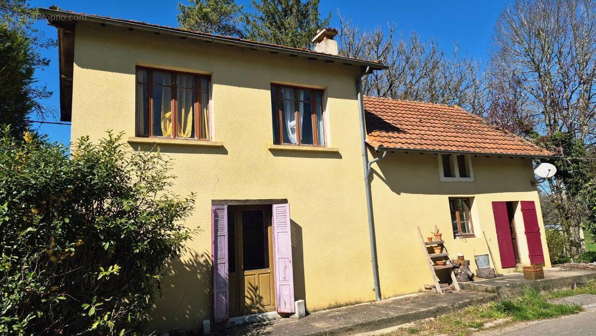 Maison à SAINT-FELIX-DE-VILLADEIX