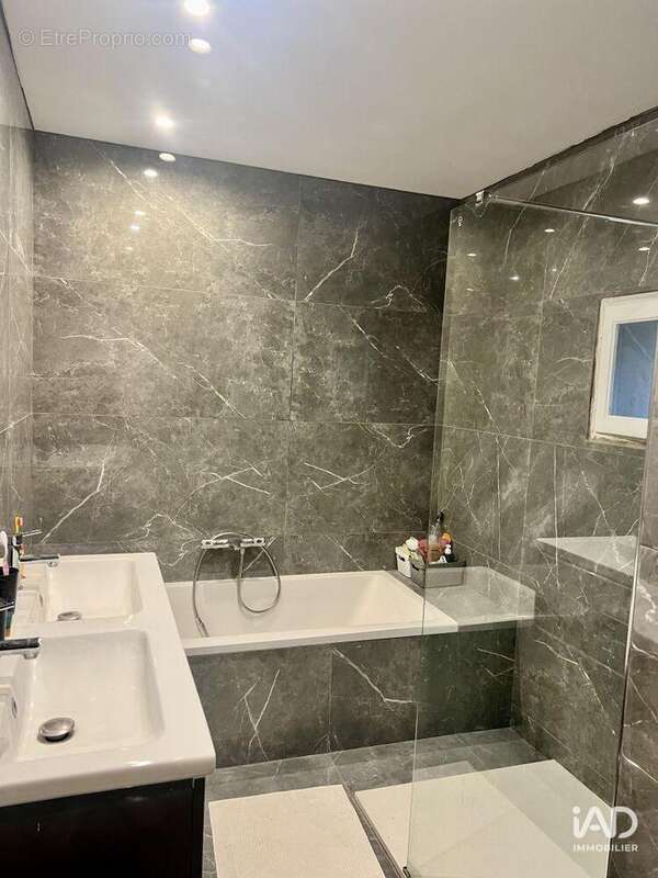 Maison 170 m² à Montagnac  - photo 9