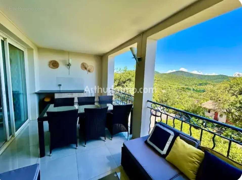Appartement à GRIMAUD