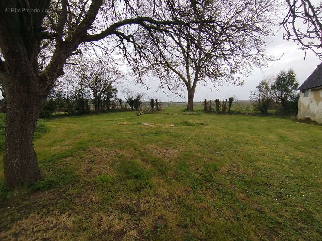 Maison à GREEZ-SUR-ROC