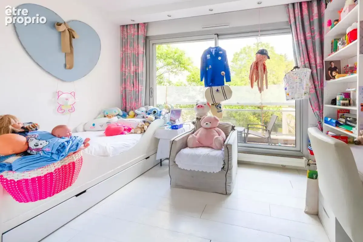 Appartement de 6 pièces de 151 m² à Neuilly-sur-Seine - photo 8