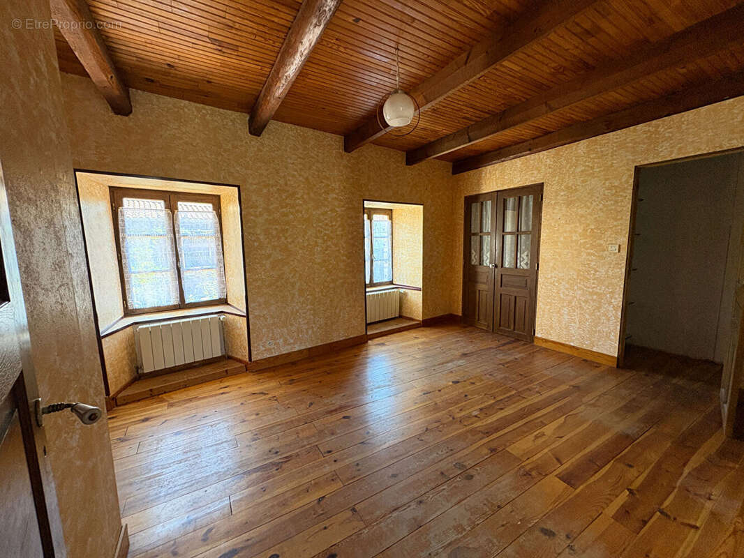 Maison Saint Georges D Aurac 8 pièce(s) 190 m2 - photo 9