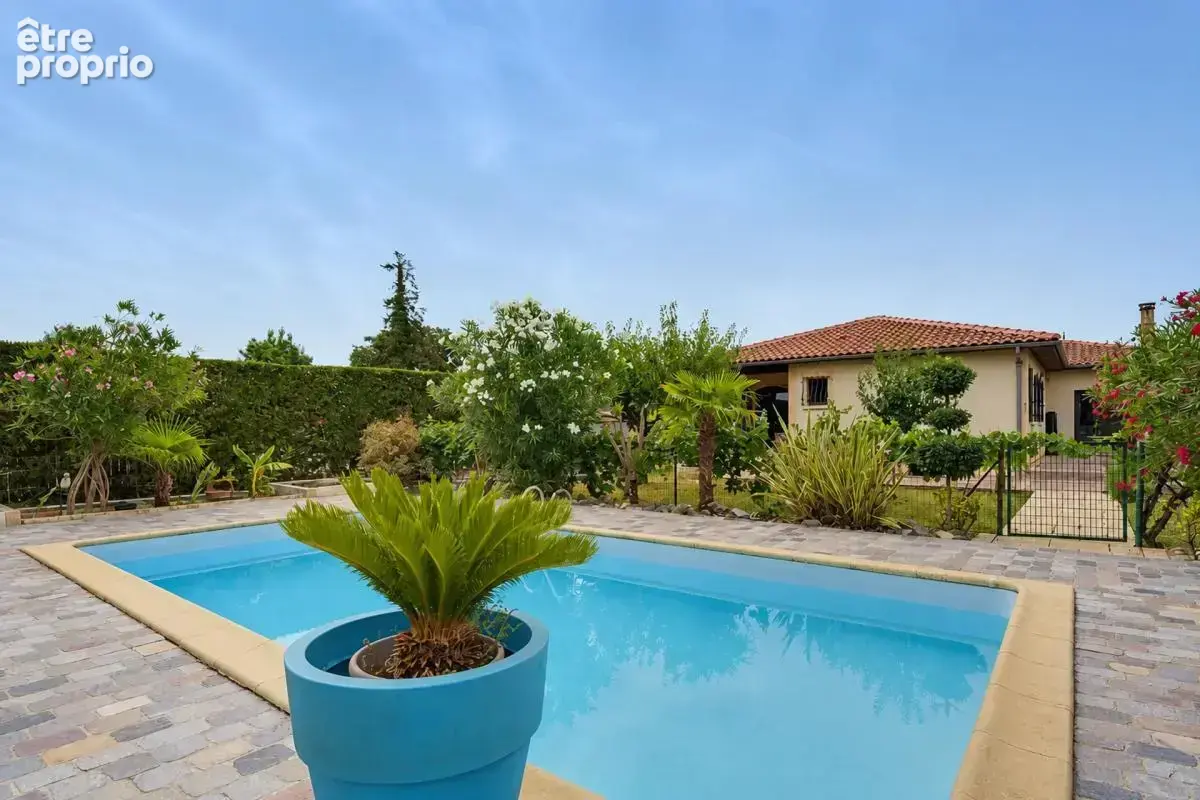 Laissez-vous séduire par cette villa de caractère - photo 12