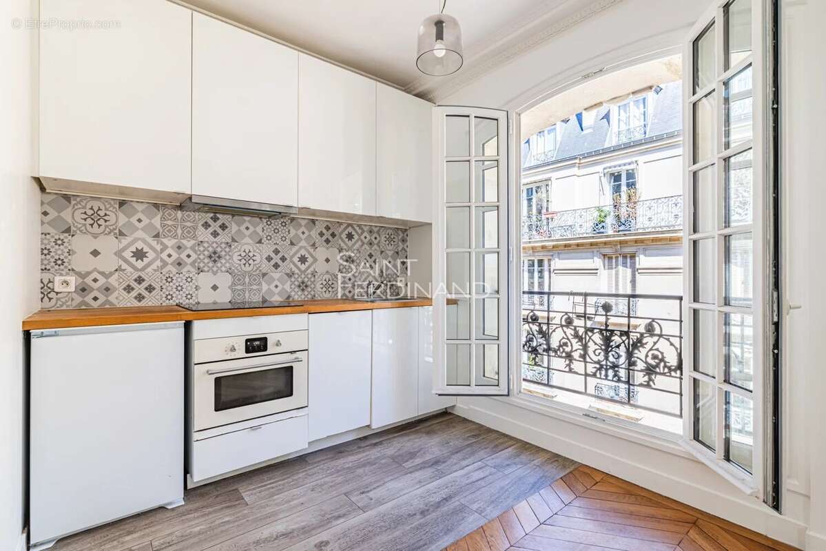Appartement à PARIS-18E