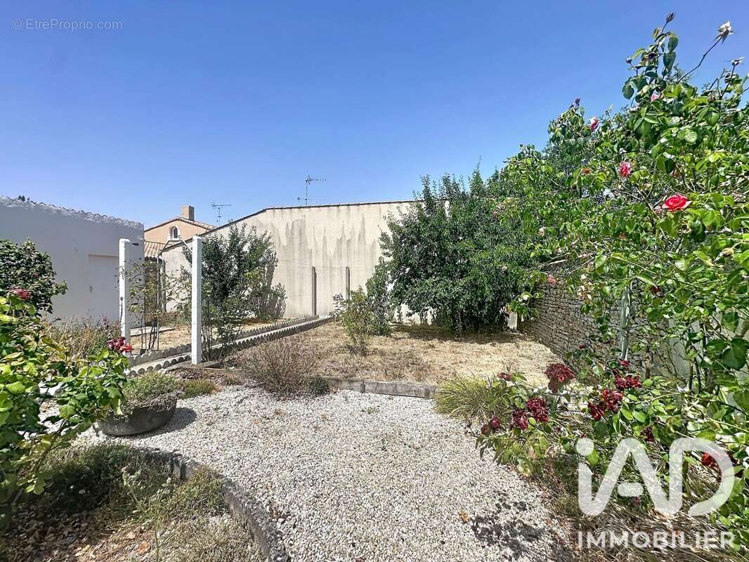 Maison 100 m² à Marans  - photo 7