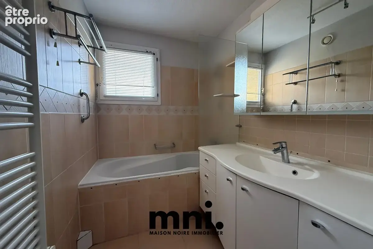 Appartement T3 dernier étage avec terrasse   Les Sablettes - photo 9