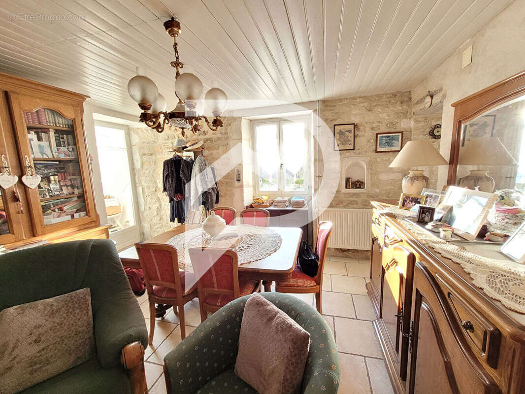 Maison à AUBEPIERRE-SUR-AUBE