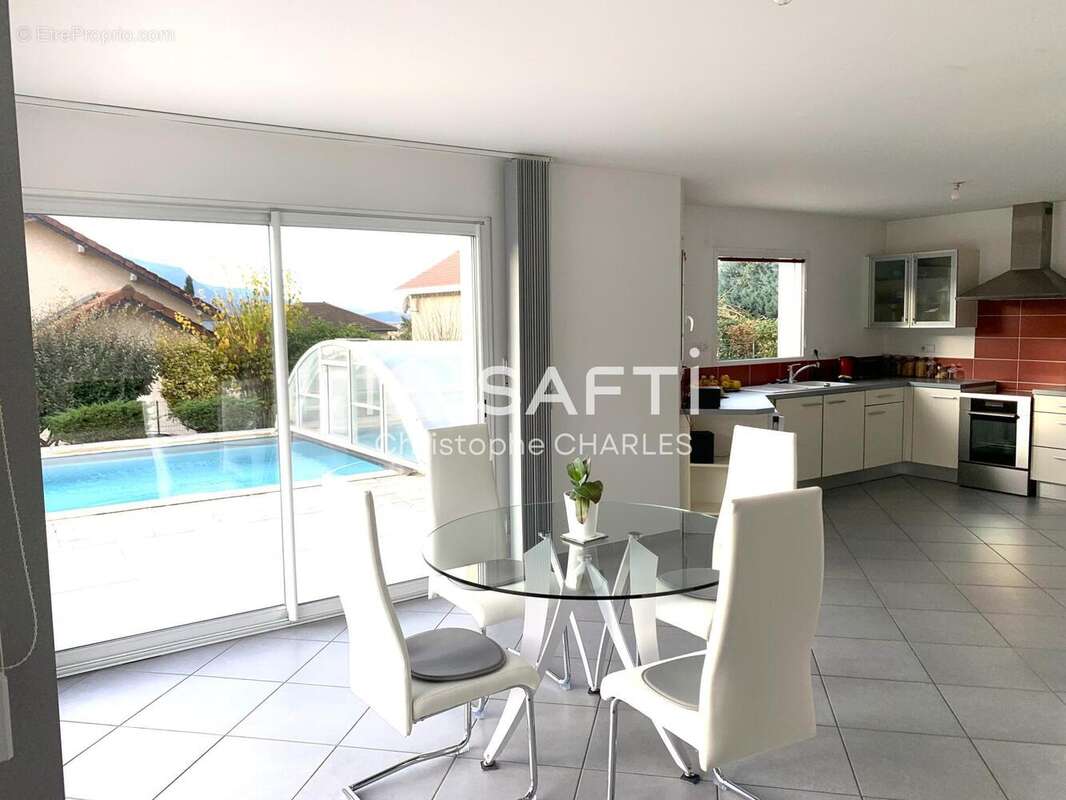 Photo 4 - Maison à LA BUISSE