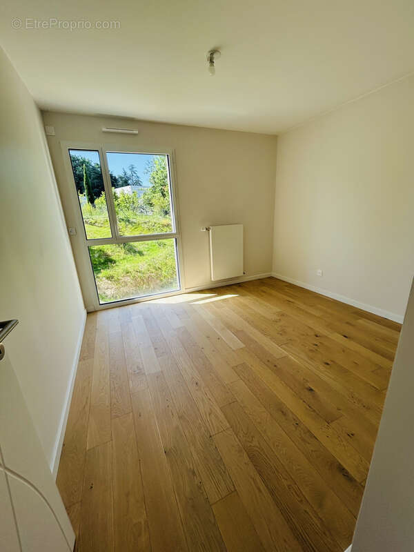 Appartement à CHARBONNIERES-LES-BAINS