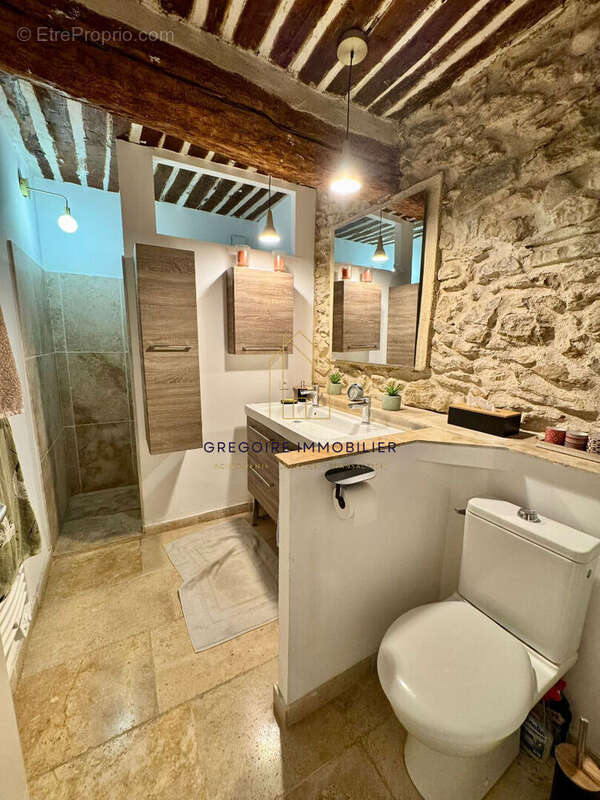 Maison à LA TOUR-D&#039;AIGUES