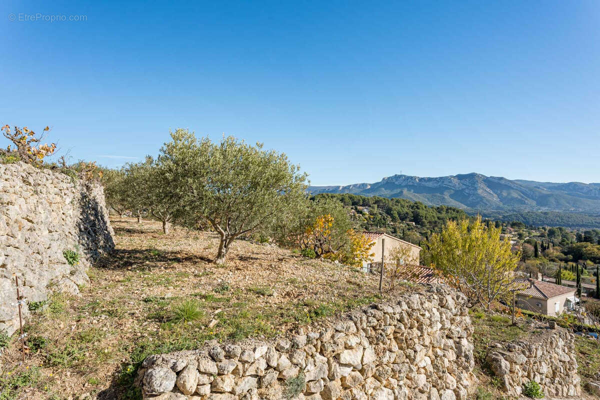 Maison à ROQUEVAIRE