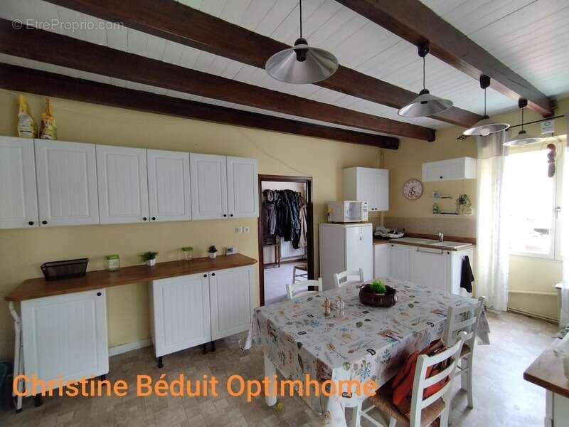 CHARENTE, COURCOME, maison 198 m², 4 chambres, grange, terrain 2401 m² clos - photo 7
