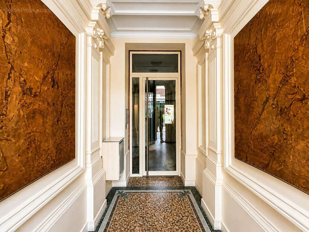 Appartement à PARIS-14E