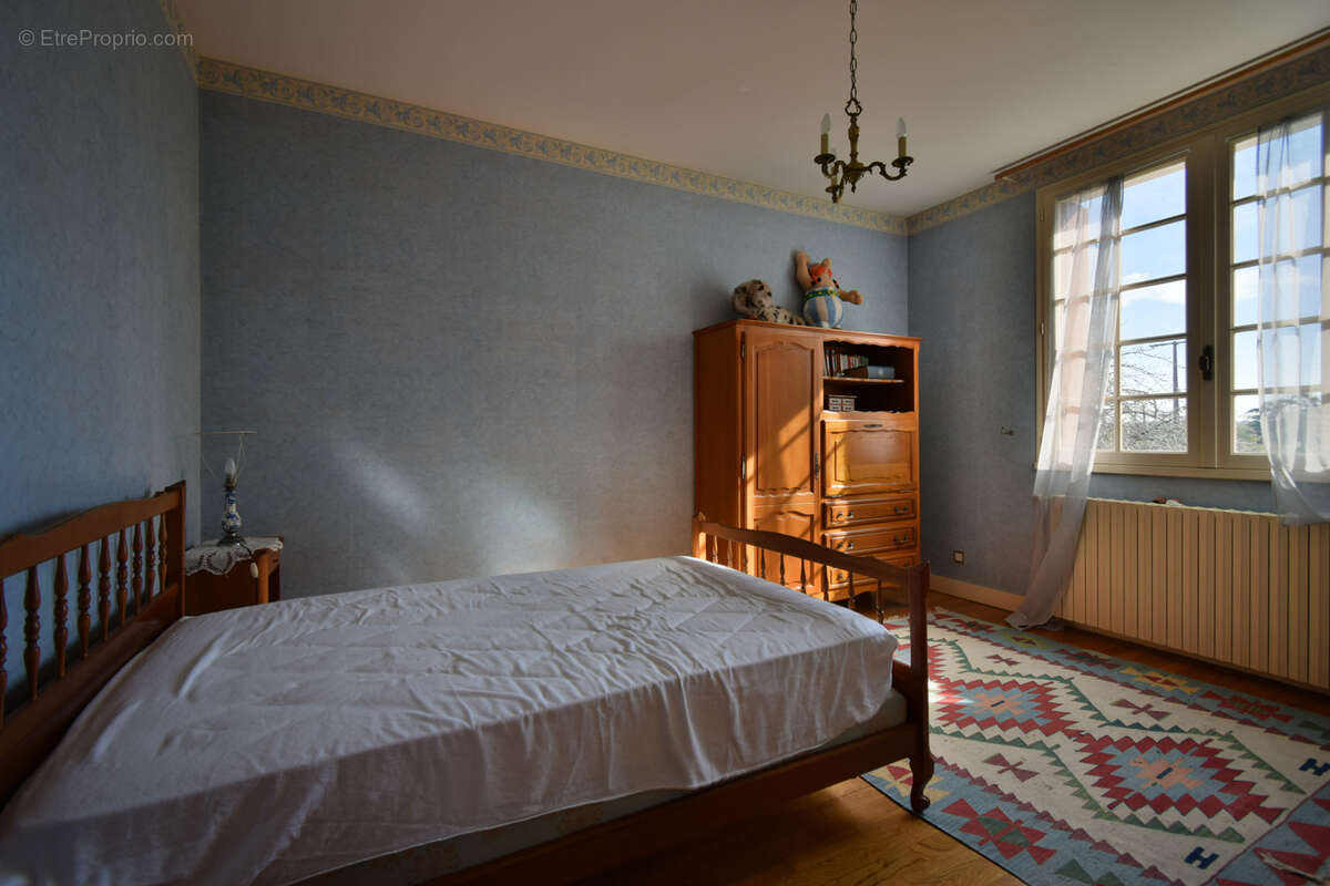 Maison à COURS-DE-PILE