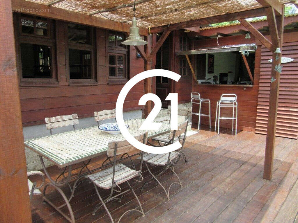 Maison à RIVIERE-PILOTE