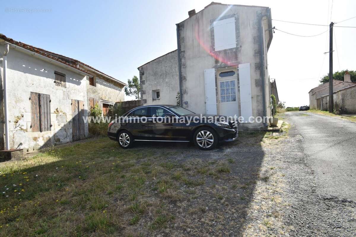 Maison à TONNAY-CHARENTE