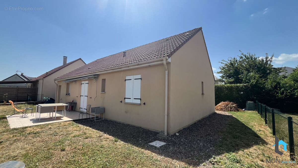 Maison à Voves - photo 11