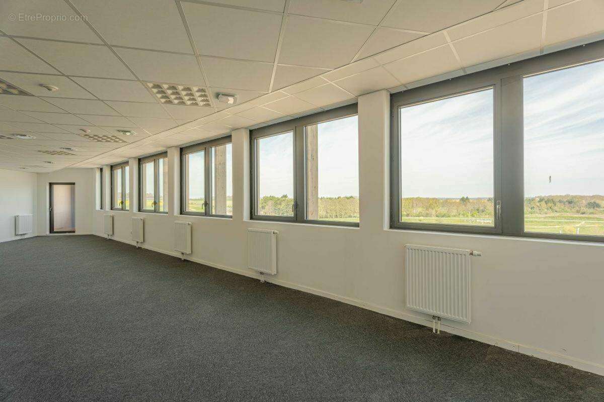 Commerce 93 m² à Epron  - photo 5