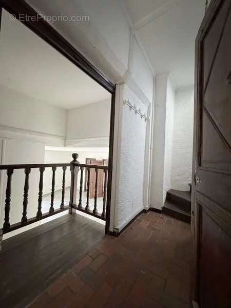 Appartement T4 au 2éme étage - photo 3
