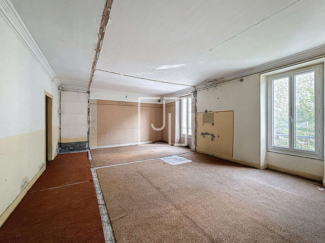 Appartement à LA CONDAMINE-CHATELARD