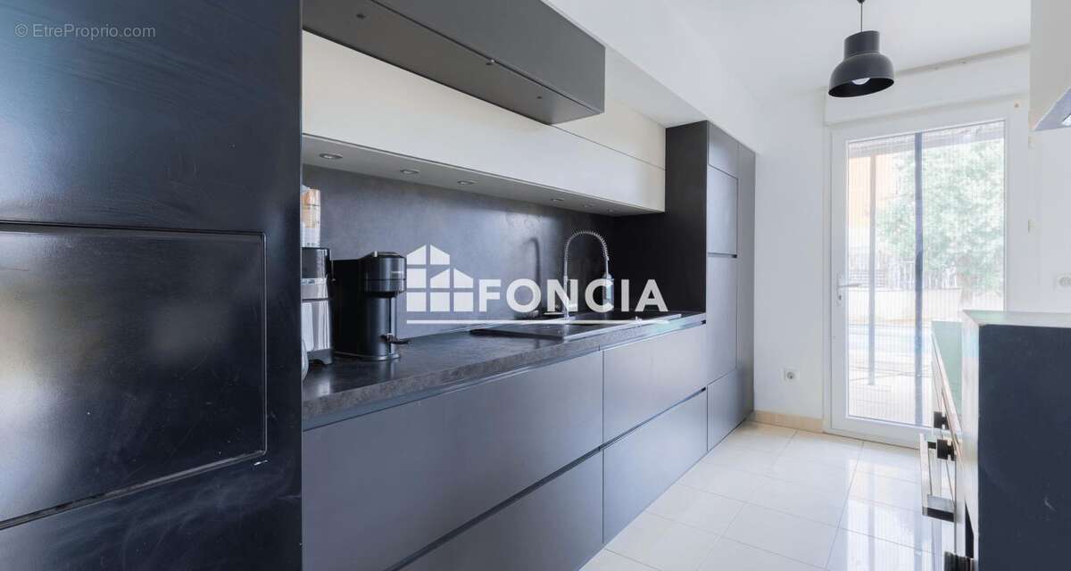 Et si votre prochain appartement vous offrait les prestations d’une maison ? Jardin, terrasses et piscine privée vous attendent - photo 8