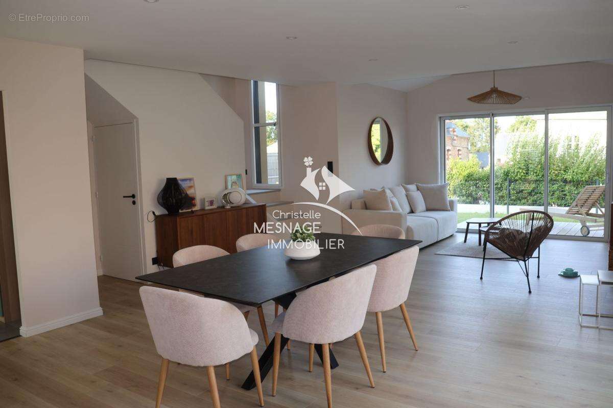 Maison à LE MINIHIC-SUR-RANCE