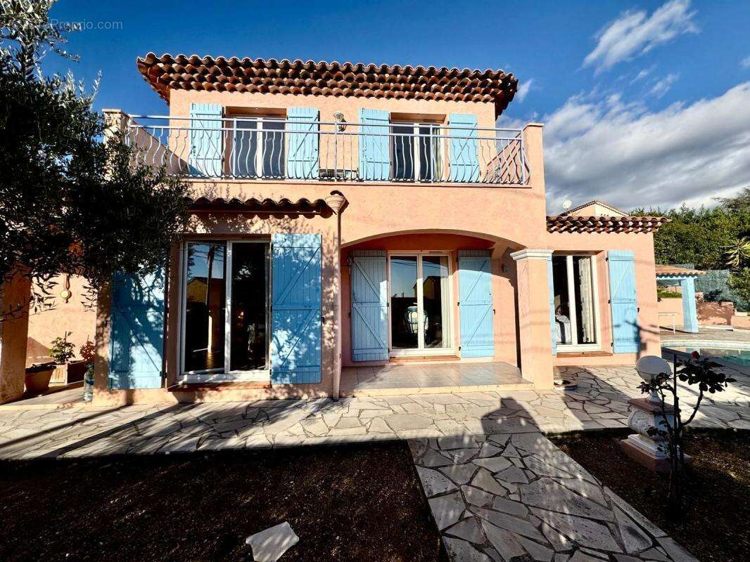 Maison à MANDELIEU-LA-NAPOULE
