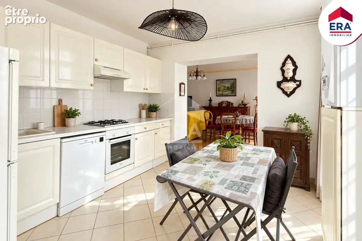 Appartement T3 de 67 m² avec garage - Centre-ville de Saint-Omer - photo 2