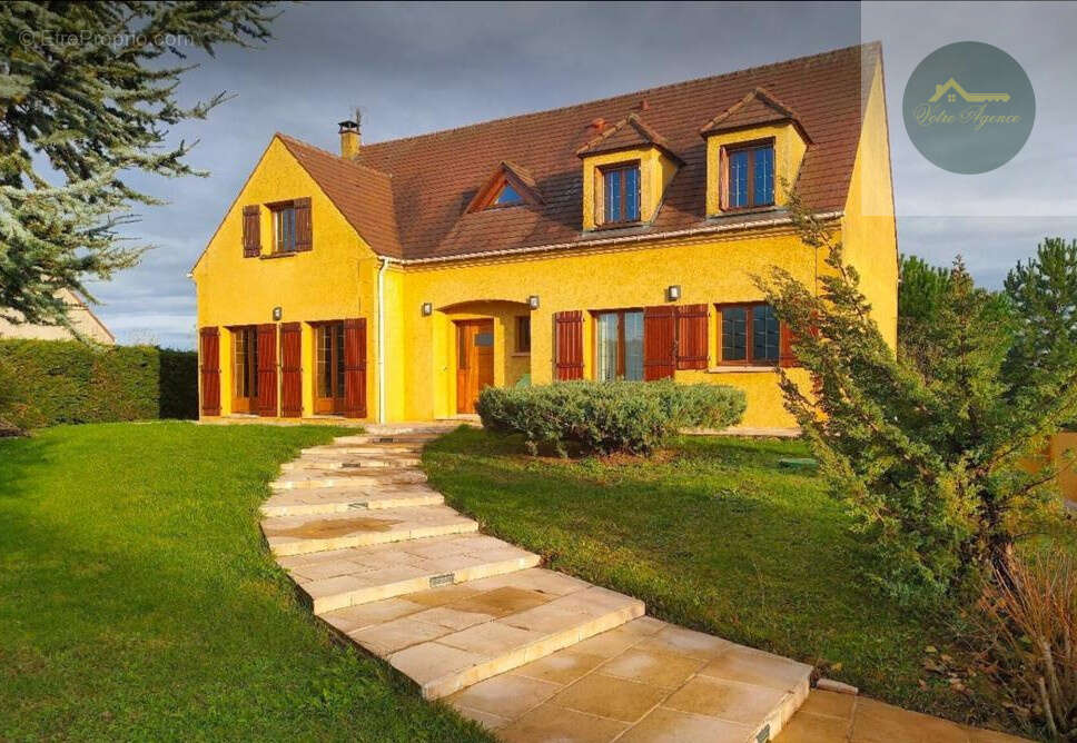 Maison à EGREVILLE