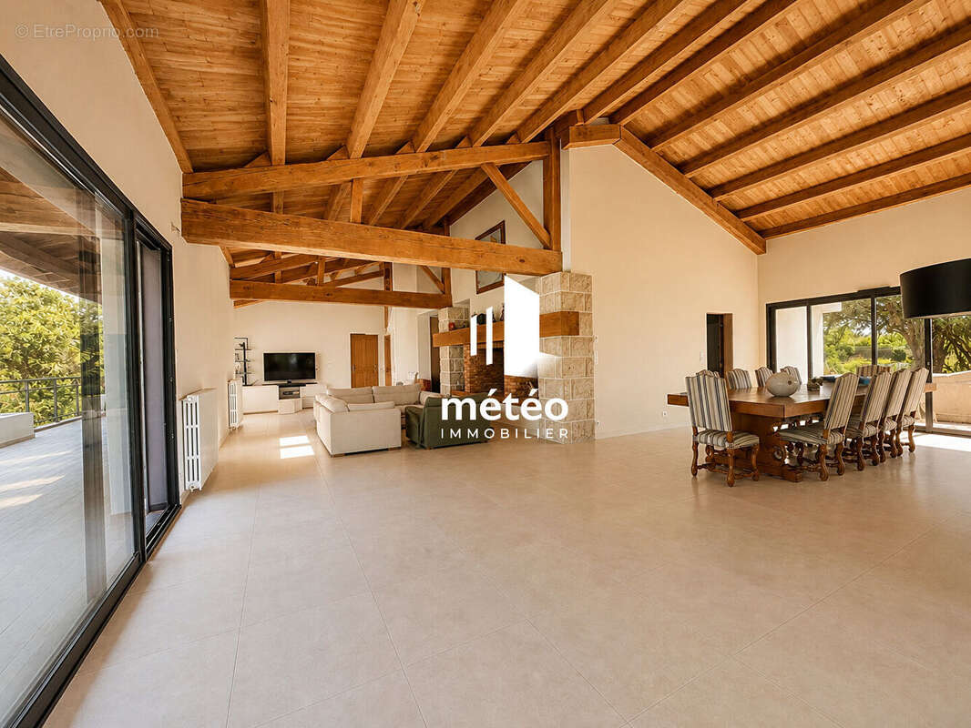 Maison Les Sables D Olonne 6 pièces 288 m2 - photo 6