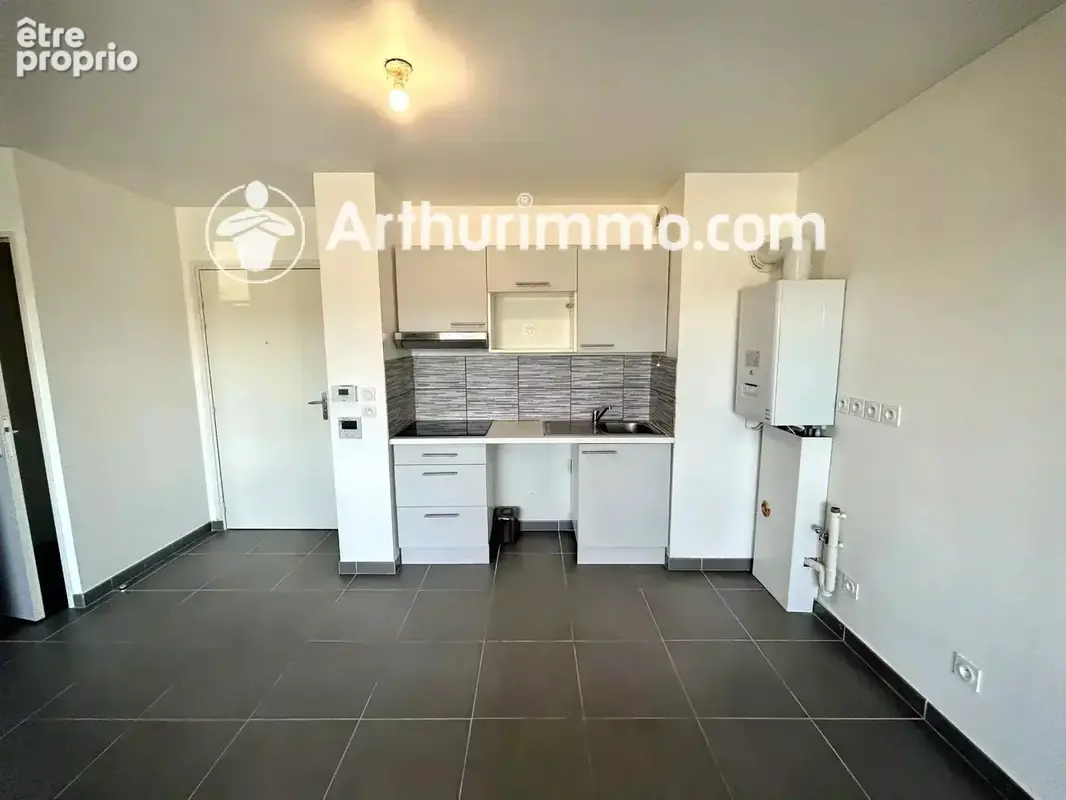 Appartement T2 avec Terrasse + Garage - ALBIGNY SUR SAONE - photo 3