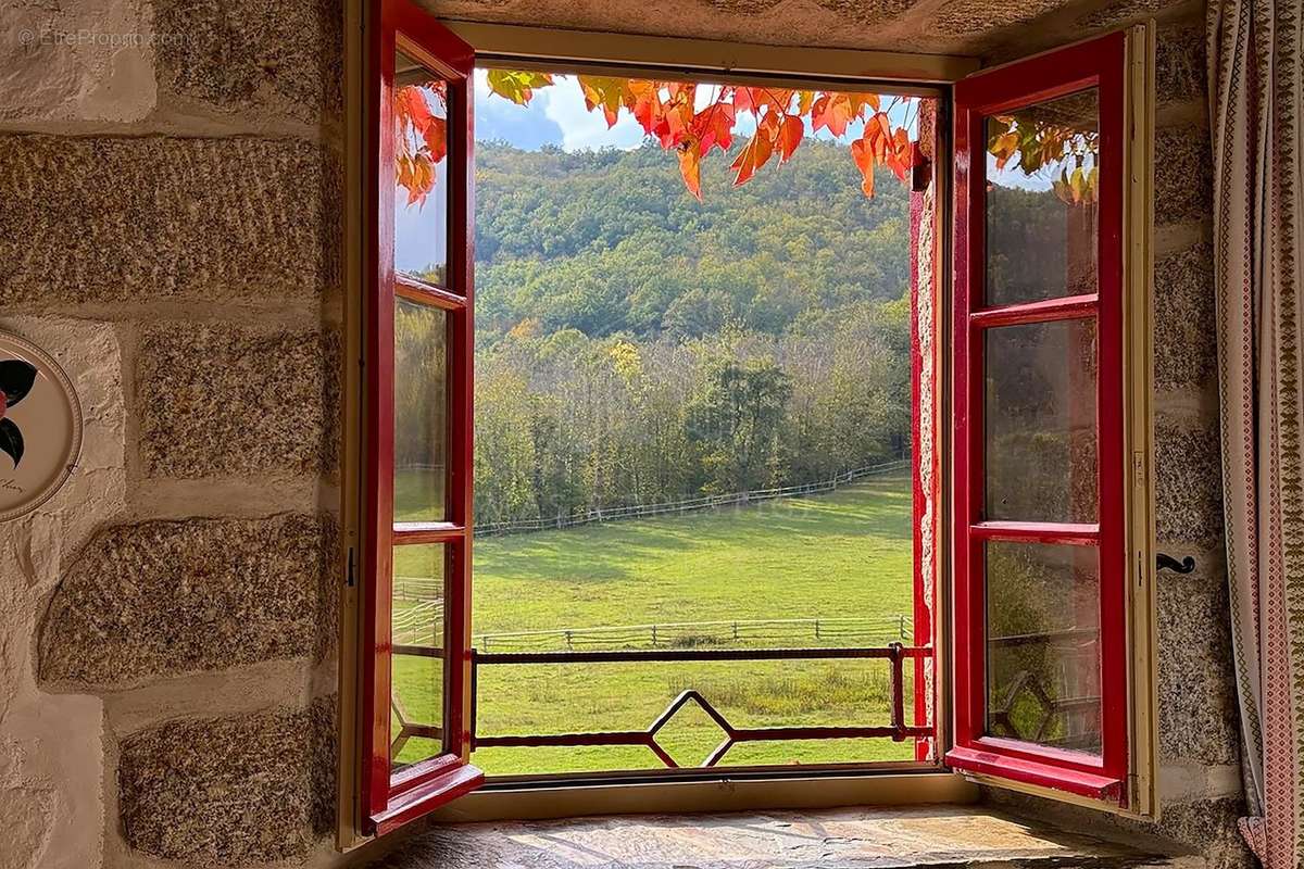 Maison à SAINT-LAURENT-DE-CERDANS