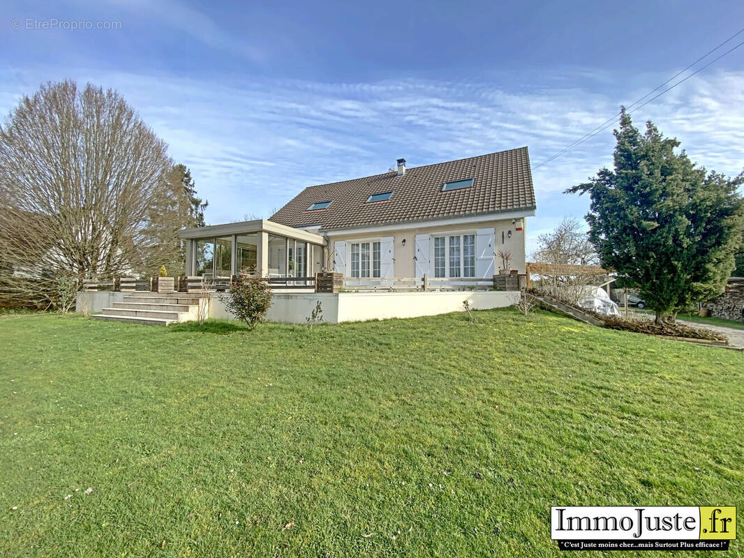 Maison à LES ESSARTS-LE-ROI