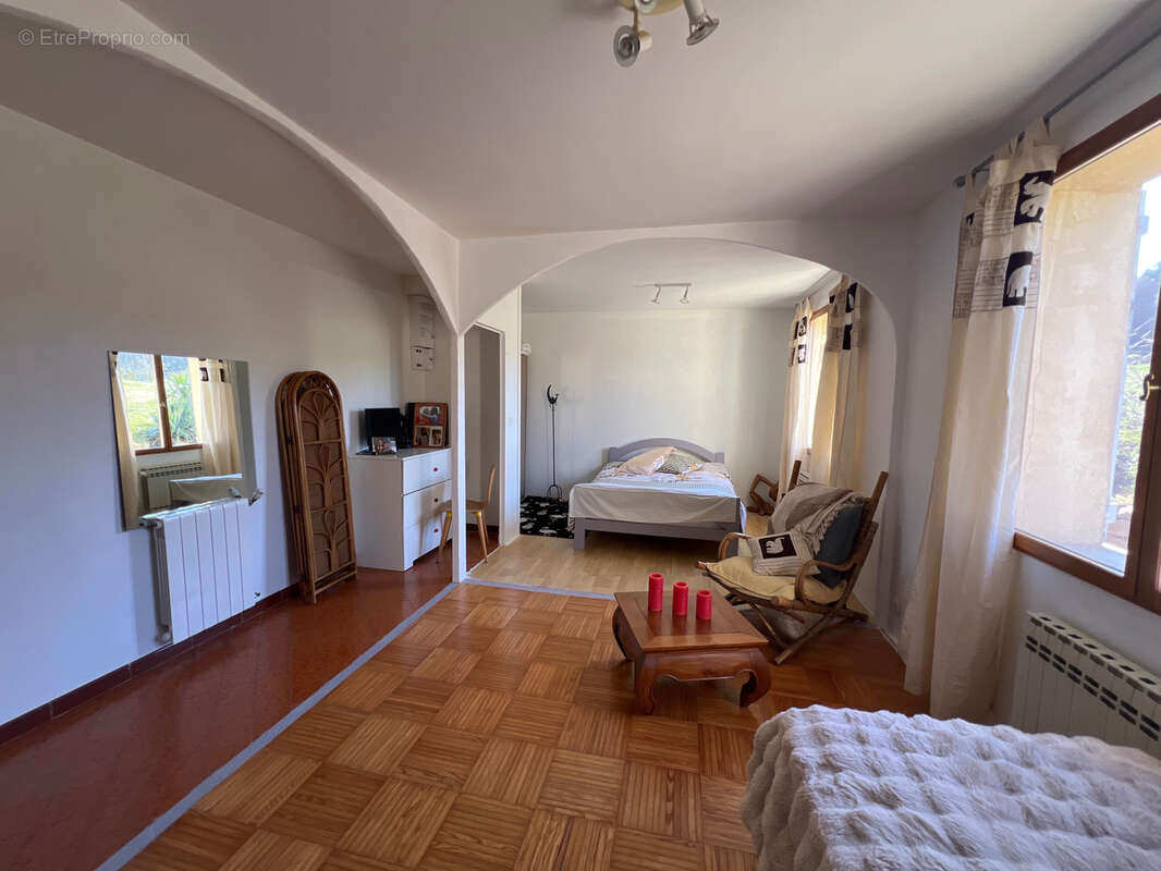 Maison à SAINT-ROMAIN-DE-LERPS