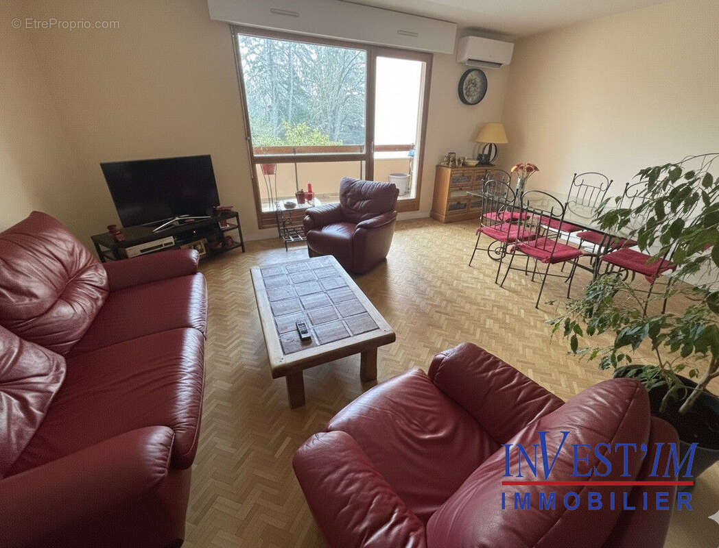 Appartement à SAINT-GENIS-LAVAL