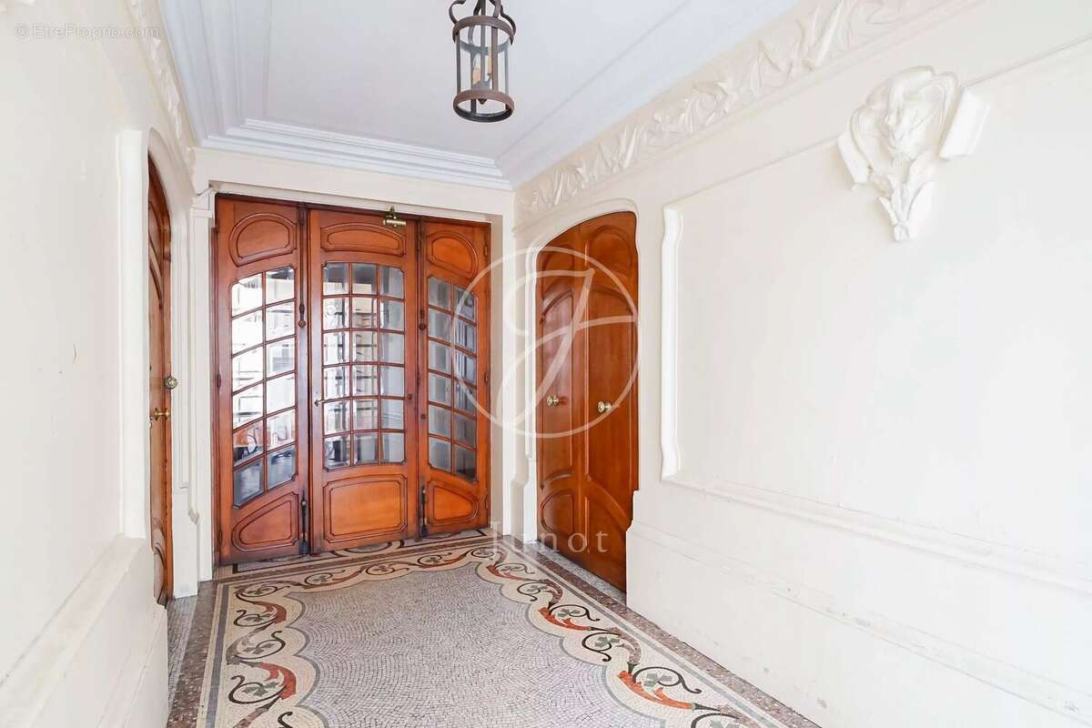 Appartement à PARIS-7E