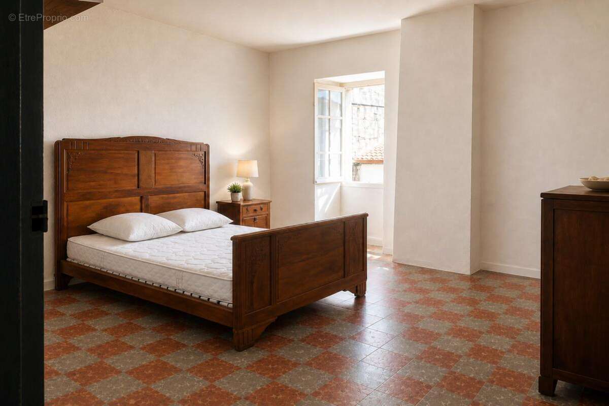 Maison à LEZAN