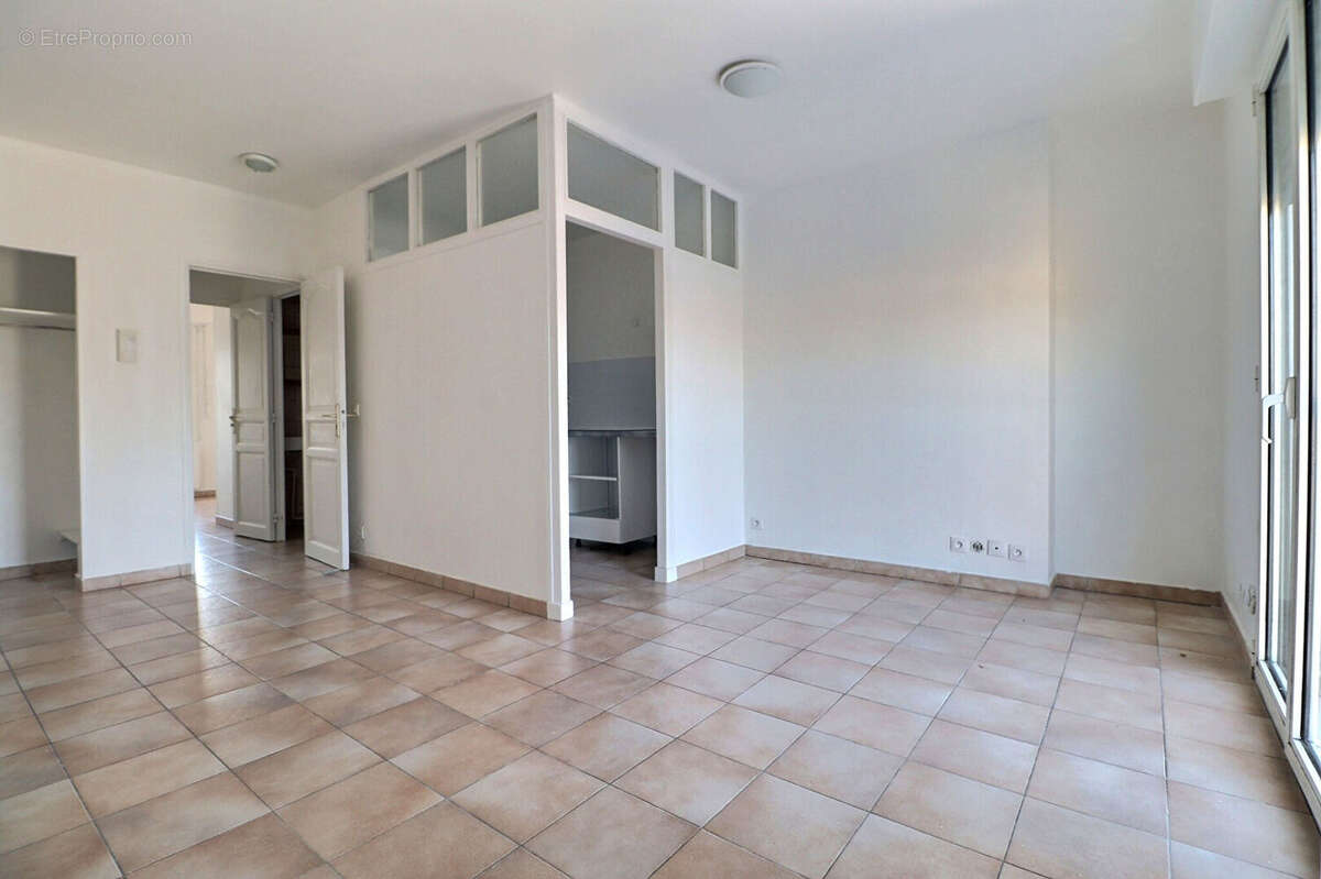 Appartement à LA COURNEUVE