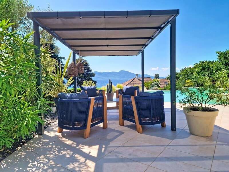 Villa d'exception avec vue lac, piscine et prestations haut de gamme - photo 17