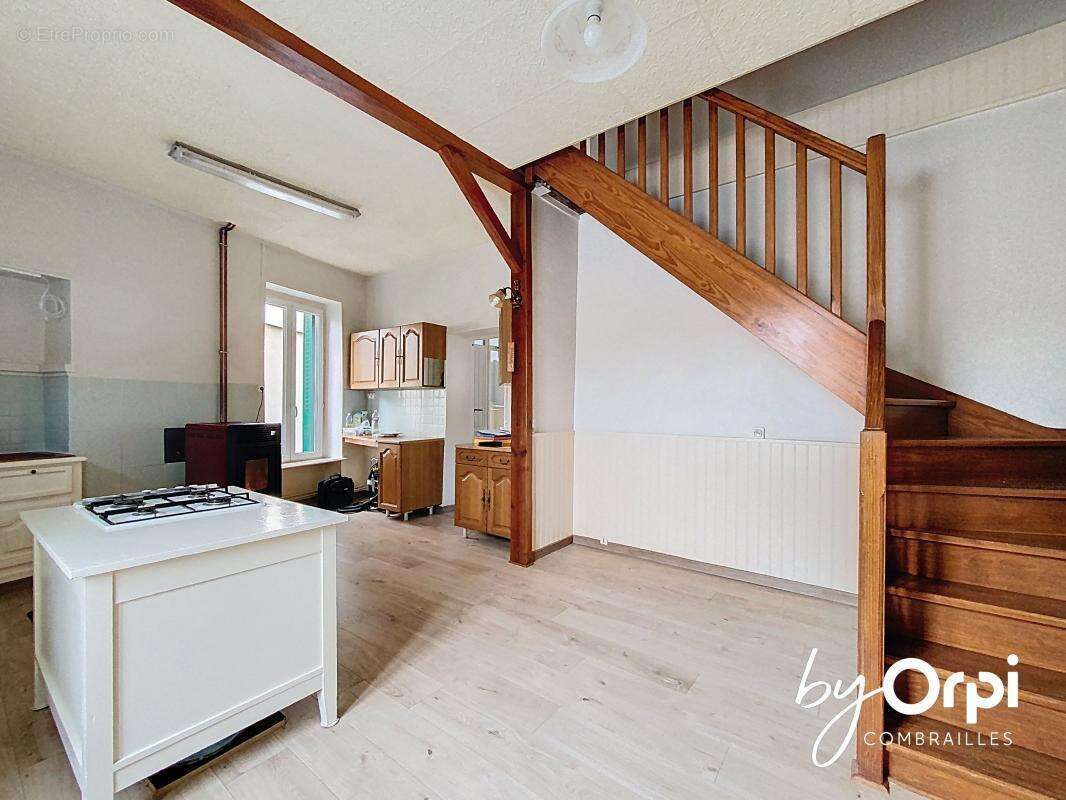 Maison à SAINT-ELOY-LES-MINES